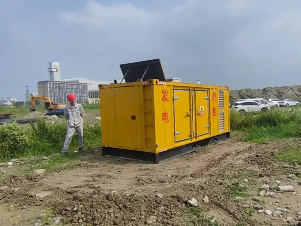 岚县200KW柴油发电机机组每小时的油耗量受哪些因素影响？